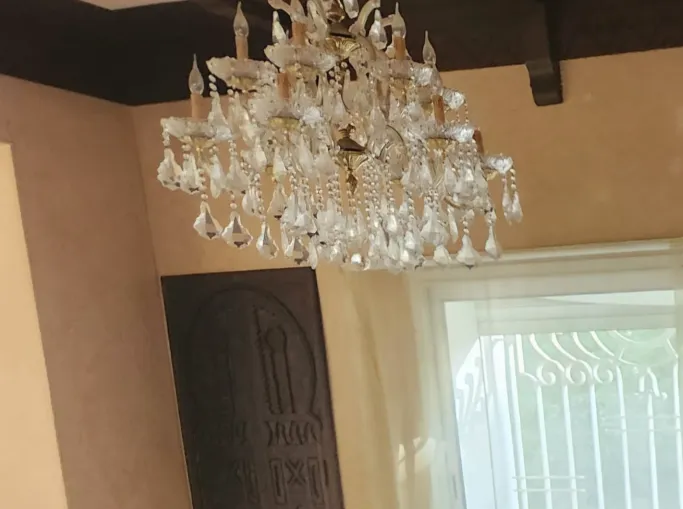 lustre salon